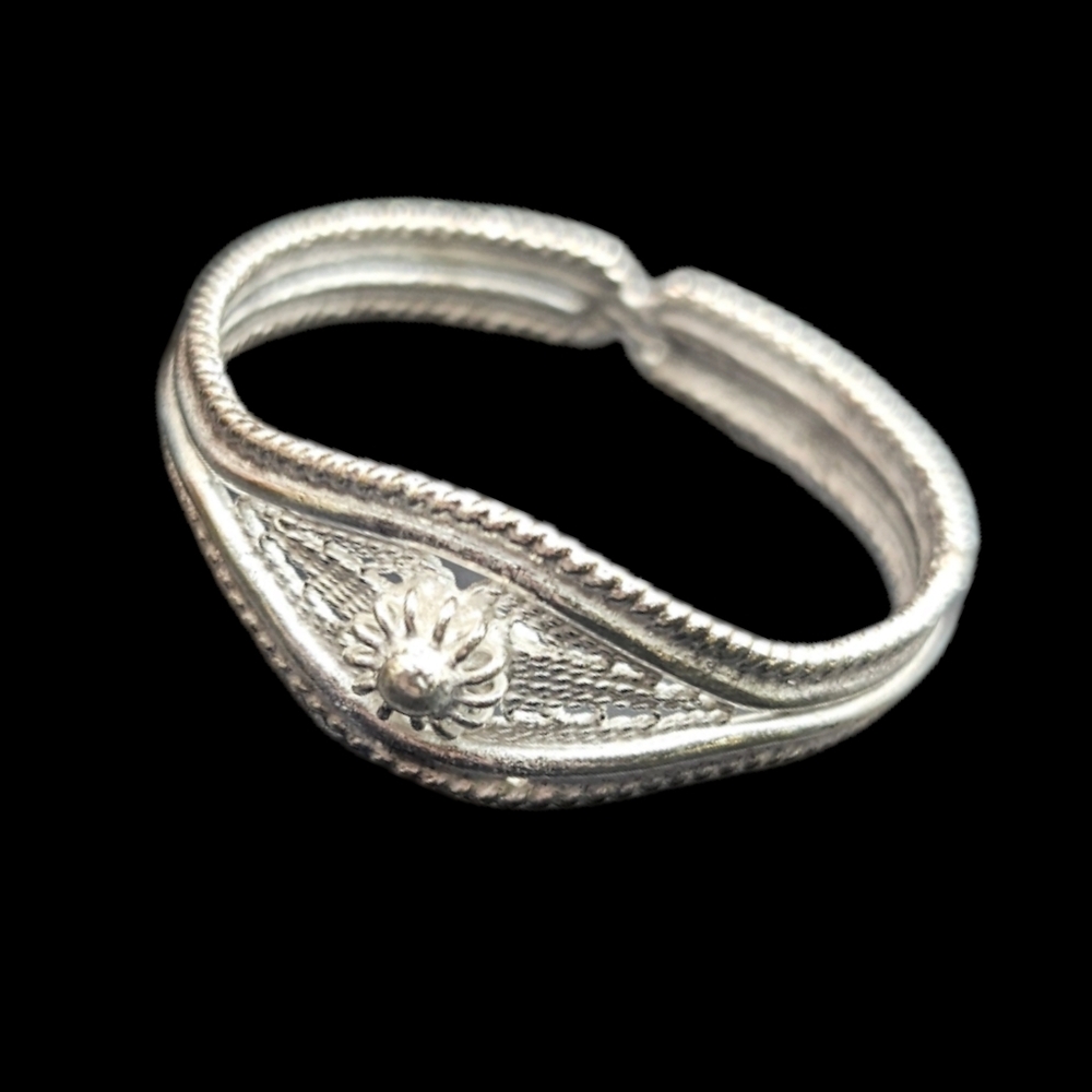 Eye Band Ring